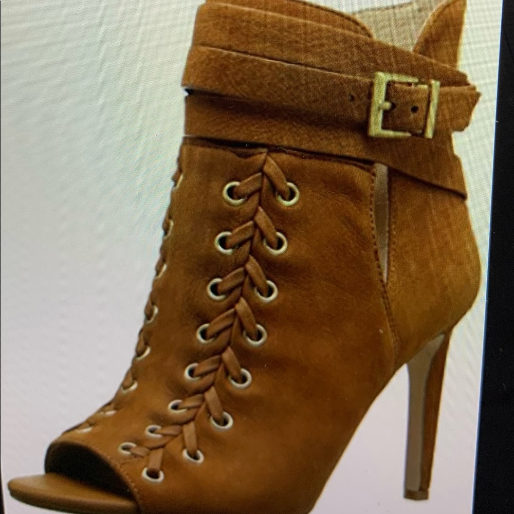 BCBG Ceville camel bootie